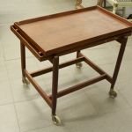 884 9600 SERVING TABLE